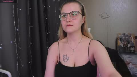 Snapshot of eva_orchid chatting on 04-30-26, 03:29 Eva online show from 04-30-26, 03:29