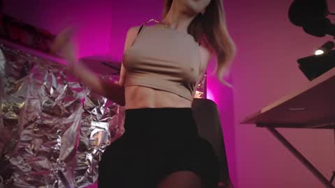 Snapshot of eva_quagmire chatting on 02-14-25, 07:12 Eva online show from 02-14-25, 07:12