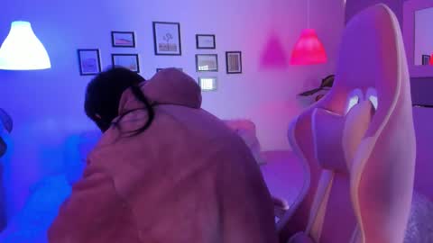 Eva   Emily online show from 10-16-25, 11:44