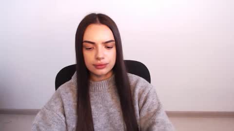 Eva online show from 11-15-25, 09:39