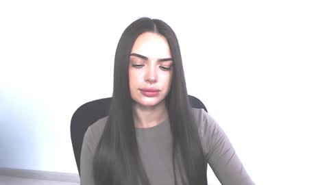 Eva online show from 11-25-25, 11:43