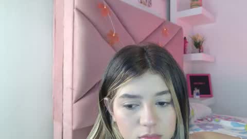 Snapshot of eva_sin18 chatting on 09-16-25, 11:17 Eva Sin online show from 09-16-25, 11:17