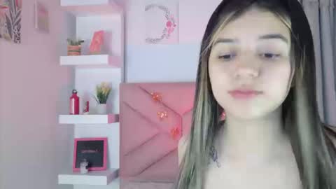 Snapshot of eva_sin18 chatting on 09-22-25, 11:07 Eva Sin online show from 09-22-25, 11:07