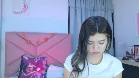 Snapshot of eva_sin18 chatting on 09-30-25, 11:10 Eva Sin online show from 09-30-25, 11:10