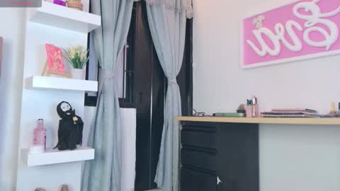 Snapshot of eva_sin18 chatting on 11-20-25, 11:15 Eva Sin online show from 11-20-25, 11:15