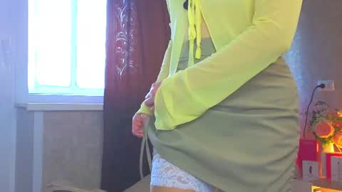 Snapshot of eva_sinn chatting on 06-09-26, 10:16 Hi there i am Eva and i wish create a nice community with you so join my Ticket Show for more pleasure online show from 06-09-26, 10:16