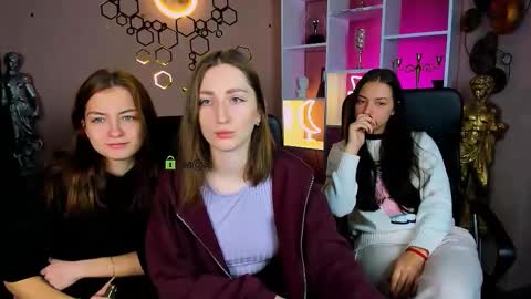 Eva online show from 12-22-25, 07:05