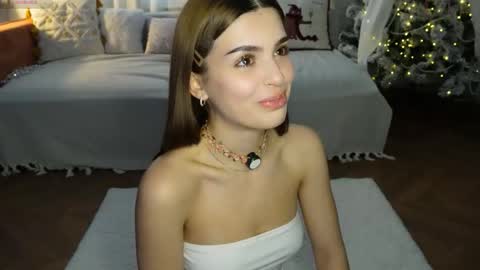 Hello my name is Eva its my first day here online show from 12-22-25, 07:27