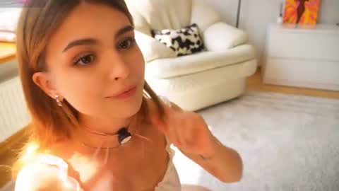 Hello my name is Eva its my first day here online show from 07-24-26, 06:33