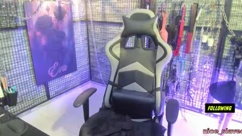 Snapshot of evaa_bdsm chatting on 09-10-25, 03:50 EVA INDEPENDENT MODEL online show from 09-10-25, 03:50