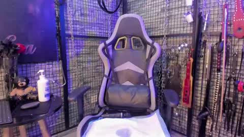 EVA INDEPENDENT MODEL online show from 04-21-26, 02:51