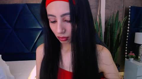 EVA CLOEE online show from 10-26-25, 01:22