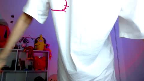 Snapshot of evaa_coy chatting on 12-28-24, 06:39 Eva online show from 12-28-24, 06:39