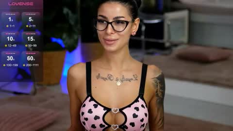 Eva  online show from 11-09-25, 06:55