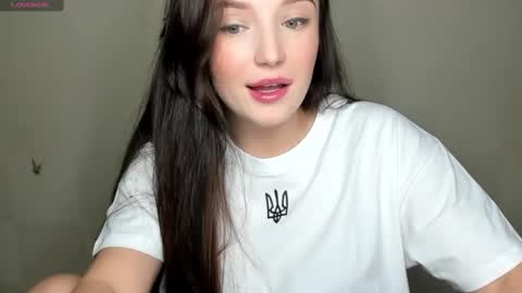 Snapshot of evaamillerr chatting on 12-25-24, 10:16 Eva online show from 12-25-24, 10:16