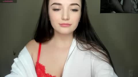 Snapshot of evaamillerr chatting on 01-14-25, 09:20 Eva online show from 01-14-25, 09:20