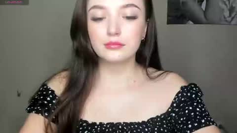 Snapshot of evaamillerr chatting on 01-17-25, 11:07 Eva online show from 01-17-25, 11:07