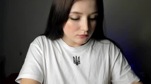 Snapshot of evaamillerr chatting on 02-14-25, 10:36 Eva online show from 02-14-25, 10:36