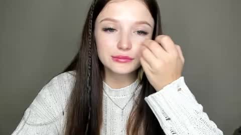 Snapshot of evaamillerr chatting on 10-20-25, 11:54 Eva online show from 10-20-25, 11:54