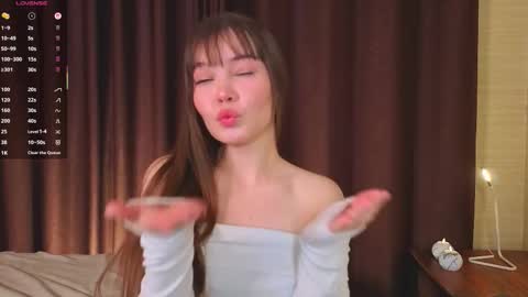 Hi my name is Eva welcome online show from 10-29-25, 10:39