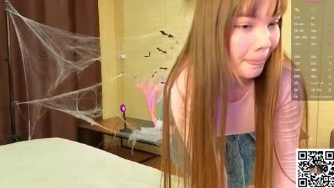 Hi my name is Eva welcome online show from 10-30-25, 11:33