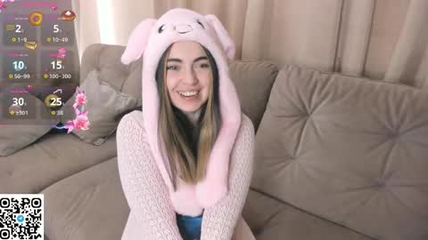 Snapshot of evablimey chatting on 11-13-25, 06:34 Eva online show from 11-13-25, 06:34