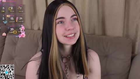 Snapshot of evablimey chatting on 12-15-25, 08:29 Eva online show from 12-15-25, 08:29