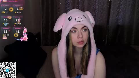 Snapshot of evablimey chatting on 12-20-25, 06:31 Eva online show from 12-20-25, 06:31