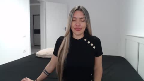 Snapshot of evabomb chatting on 01-29-25, 09:17 EvaBomb online show from 01-29-25, 09:17