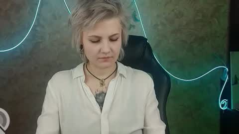 Eva Brownie online show from 01-27-25, 05:04