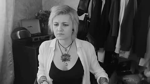 Eva Brownie online show from 02-18-25, 08:27