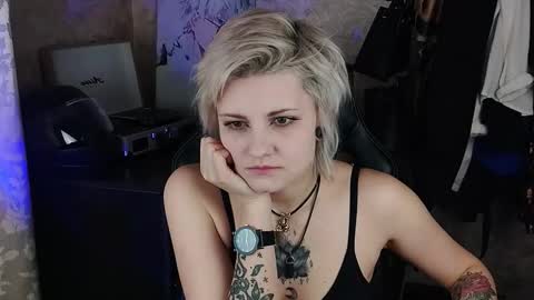 Eva Brownie online show from 03-05-25, 12:11