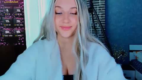 Snapshot of evacadooo chatting on 11-06-25, 06:58 Eva online show from 11-06-25, 06:58