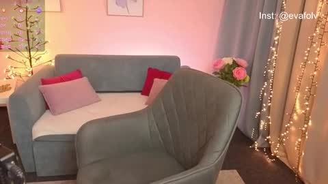 Eva online show from 12-14-25, 07:14