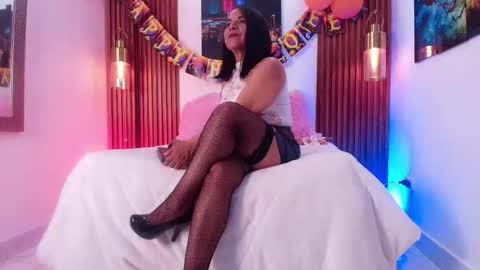 EVA GODDESS  online show from 10-20-25, 07:58