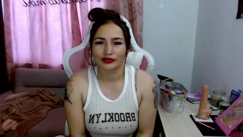 Snapshot of evagrays chatting on 02-19-25, 10:09 Eva online show from 02-19-25, 10:09