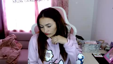 Snapshot of evagrays chatting on 02-22-25, 02:41 Eva online show from 02-22-25, 02:41