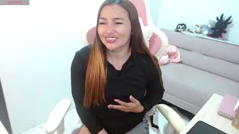 Snapshot of evagrays chatting on 02-16-26, 08:05 Eva online show from 02-16-26, 08:05