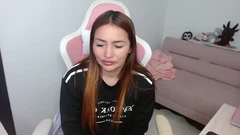 Snapshot of evagrays chatting on 02-21-26, 10:22 Eva online show from 02-21-26, 10:22