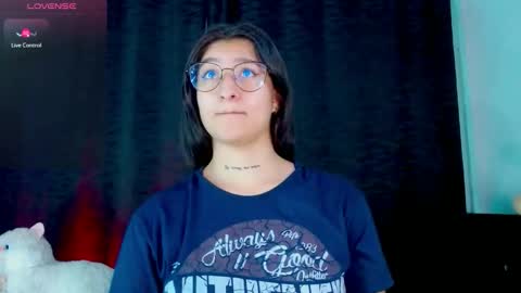 Evah Lee online show from 12-23-25, 03:48