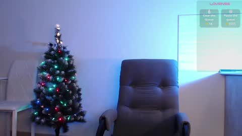 Snapshot of evahailey_ chatting on 12-21-24, 03:14 Eva online show from 12-21-24, 03:14