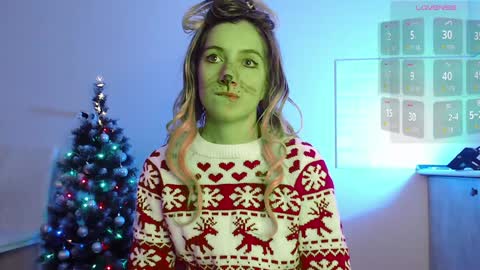 Snapshot of evahailey_ chatting on 12-25-24, 07:57 Eva online show from 12-25-24, 07:57