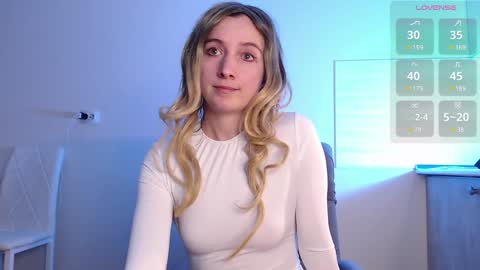 Snapshot of evahailey_ chatting on 01-17-25, 05:11 Eva online show from 01-17-25, 05:11