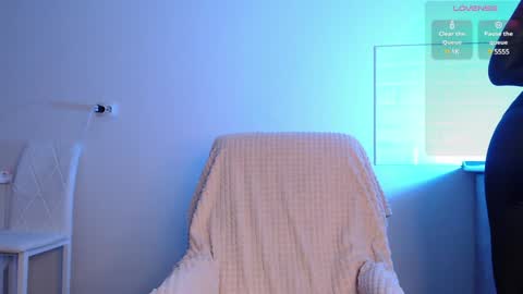 Snapshot of evahailey_ chatting on 01-26-25, 04:51 Eva online show from 01-26-25, 04:51