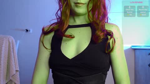 Snapshot of evahailey_ chatting on 02-01-25, 04:24 Eva online show from 02-01-25, 04:24