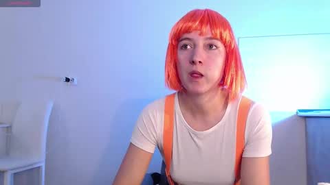 Snapshot of evahailey_ chatting on 09-15-25, 04:23 Eva online show from 09-15-25, 04:23