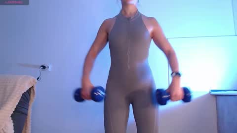 Snapshot of evahailey_ chatting on 09-28-25, 03:56 Eva online show from 09-28-25, 03:56