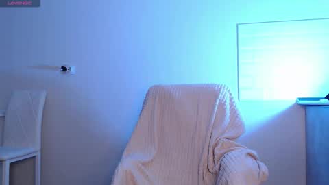 Snapshot of evahailey_ chatting on 11-10-25, 04:00 Eva online show from 11-10-25, 04:00