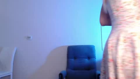 Snapshot of evahailey_ chatting on 05-22-26, 04:08 Eva online show from 05-22-26, 04:08