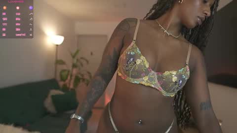 evajacksss_ online show from 05-11-26, 08:17